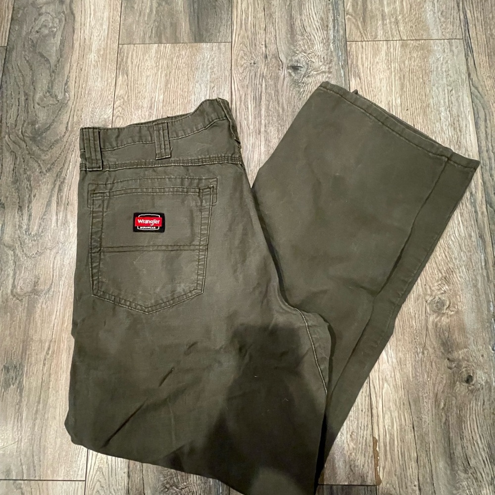 Wrangler Men's Dark Green Chinos